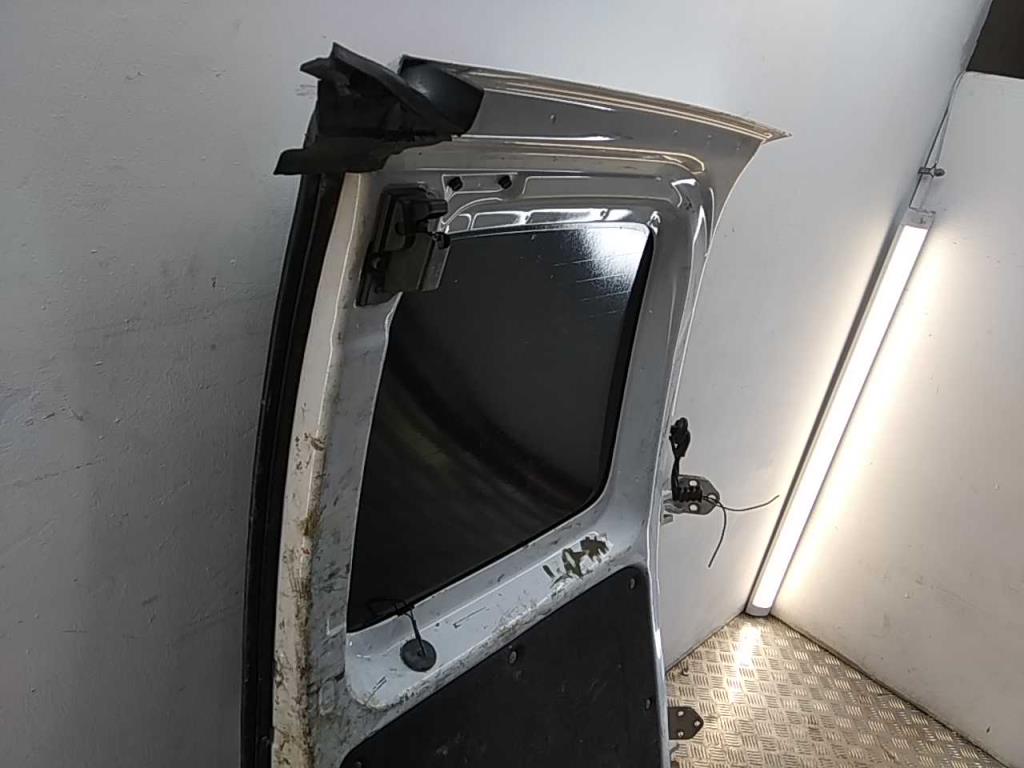 Дверь багажника левая