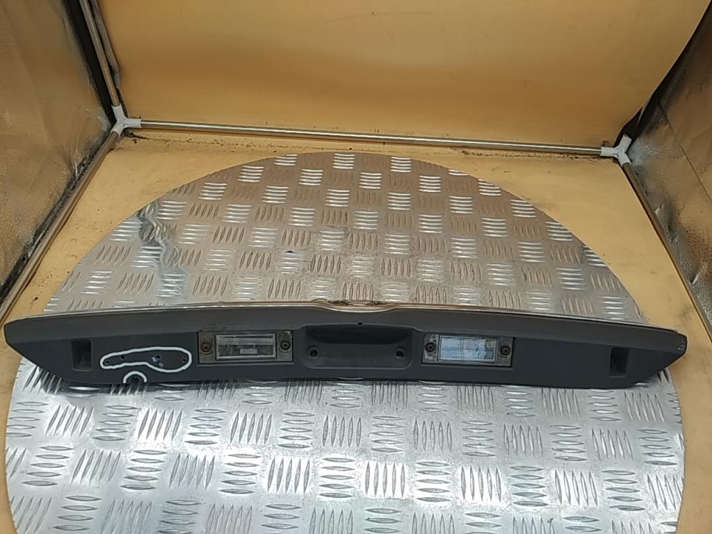 Накладка двери багажника