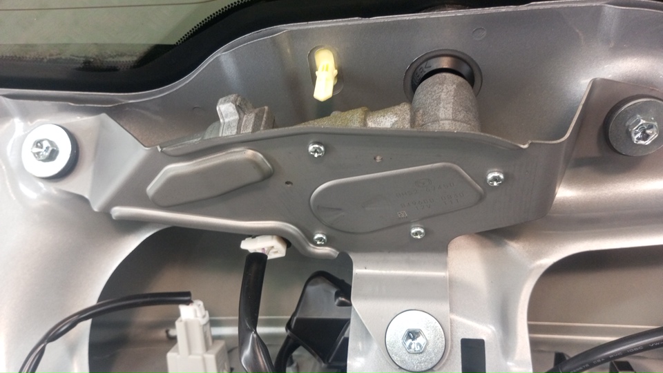 Моторчик стеклоочистителя задний для Mazda 3 (BM/BN) 2013-2018